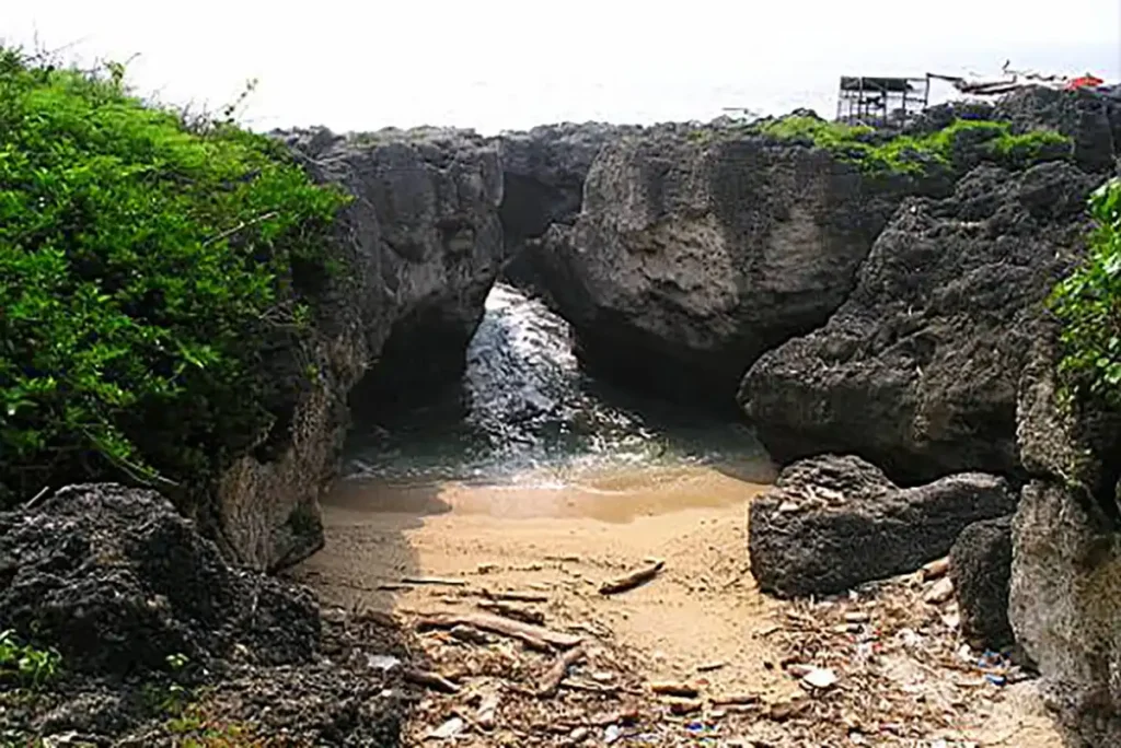 小琉球包船-海上樂園-小琉球水上活動-小琉球包棟民宿_attractions_龍蝦洞_01